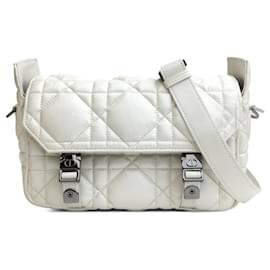 Dior-Kleine weiße Dior-Tasche „Macrocannage Diorcamp“-Weiß