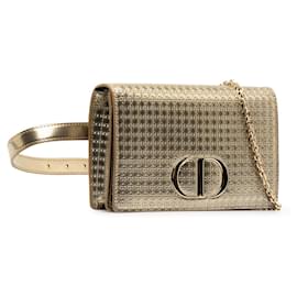 Dior-Microcannage de charol metalizado Dior dorado 30 Montaigne 2-en-1 Bolsa de cinturón-Dorado