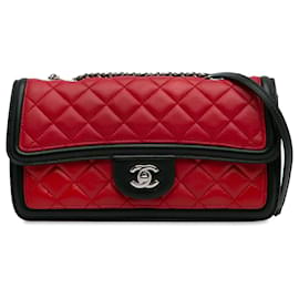 Chanel-Bolso bandolera Chanel mediano con solapa y gráfico rojo-Roja