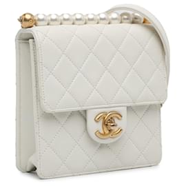 Chanel-Bolso pequeño con solapa y perlas elegantes de Chanel blanco-Blanco