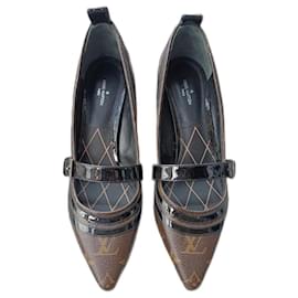 Louis Vuitton-Zapatos de tacón-Castaño,Multicolor