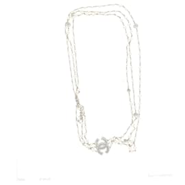 Chanel-Collar Chanel con adornos de perlas en metal dorado-Dorado