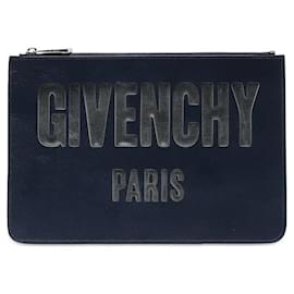 Givenchy-Bolso clutch de cuero con placa con logo de Givenchy Bolso clutch de cuero en buen estado-Otro