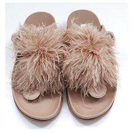 Sandali con piume di struzzo Altuzarra Boudoir Beige