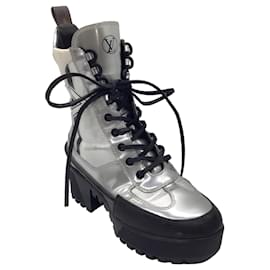 Autre Marque-Botas safari con plataforma Laureate Spaceship de charol plateado metalizado de Louis Vuitton-Plata