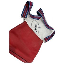 Prada Handtasche aus Leder rot Rot