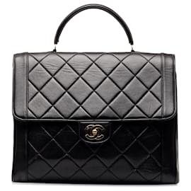 Chanel-Bolso de mano Chanel CC negro de piel de cordero acolchado-Negro