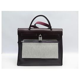 Hermès-NEUE HERMES HERBAG HANDTASCHE 31 SCHULTERHANDTASCHE AUS CANVAS UND CASSIS-LEDER MIT REISSVERSCHLUSS-Bordeaux