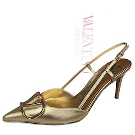 Valentino Garavani-Zapatos de tacón slingback VLogo de VALENTINO GARAVANI en piel dorada talla 38.-Dorado