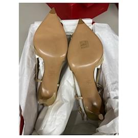 Valentino Garavani-VALENTINO GARAVANI Pumps slingback VLogo in pelle oro 38-D'oro