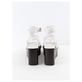 Alaïa-Sapatos de sandália de couro-Branco