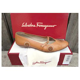 Salvatore Ferragamo-Ballerines-Beige