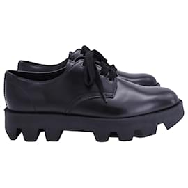 Prada-Sapatos Prada Rocksand Derby em couro preto-Preto