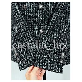 Chanel-Nova campanha publicitária 2022 / 2023 do casaco de tweed-Preto