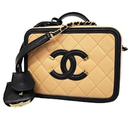 Chanel-Logo Chanel CC-Beige