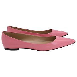 Roger Vivier Pointed Ballet Flats in Pink Patent Leather Pink