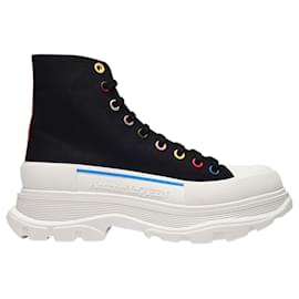 Alexander Mcqueen-Tread Slick Sneakers in Black Canvas-Black