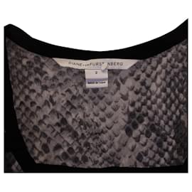 Diane Von Furstenberg-Diane Von Furstenberg Snake Print Blouse in Grey Polyester-Grey