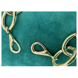 Max Mara-Signed necklace in gold metal with oversized chain by Max MARA.-Gold hardware
