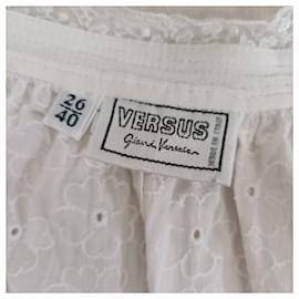 Gianni Versace-Camisa de renda branca vintage da Versace-Branco