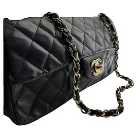 Chanel Intemporal (leste-oeste) Preto