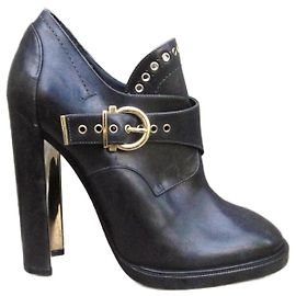 Salvatore Ferragamo Gancini Leather Ankle Boots Black Black