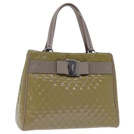 Salvatore Ferragamo Sac à main Émail Beige Auth cl837 Beige