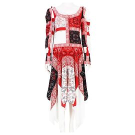 Vestido de Alexander McQueen con estampado de patchwork. Roja