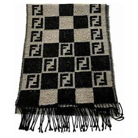 Fendi-Wool Scarf in Very Good Condition-Black