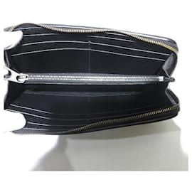 Bottega Veneta-Bottega Veneta Intrecciato Leather Zip Around Wallet Leather Long Wallet 610643 in good condition-Other
