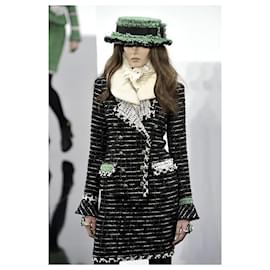 Chanel-Veste en tweed noire avec icône-Noir
