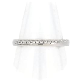 & Other Stories-Platinum Diamond Ring in Great Condition-Silvery