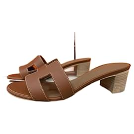 Hermès-HERMES OASIS gold emblematic sandals in gold brown calfskin 39-Brown
