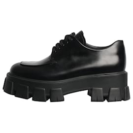 Prada-Zapatos Derby de piel con suela gruesa en color negro - talla UE 39-Negro