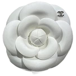 Chanel-CHANEL  Pins & brooches T.  cloth-White