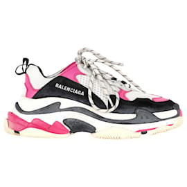 Balenciaga-Balenciaga Triple S Sneakers in Pink/Nicht-gerade weiss/Schwarzes Polyurethan-Pink