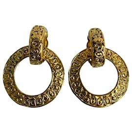 Chanel-Chanel Small Hoop Clip On Earrings Metal Earrings in Good condition-Other