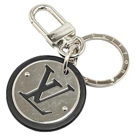 Louis Vuitton-Louis Vuitton Louis Vuitton Keychain Portocre Strap LV Circle Signature Metal Key Holder M67362 in good condition-Other