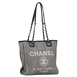Chanel-Bolso tote grande Chanel Deauville Bolso tote de lona en buen estado-Otro