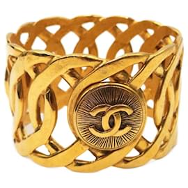 Chanel-Pulseira rígida de corrente dourada vintage da Chanel com medalhão CC.-Gold hardware