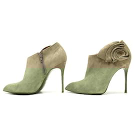 Christian Louboutin-CHAUSSURES CHRISTIAN LOUBOUTIN MRS BABA 39 BOTTINES A TALONS EN DAIM BEIGE-Beige