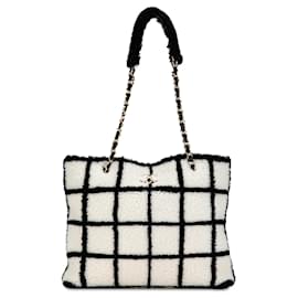 Chanel-Chanel White Grid Shearling Shopping Tote-White