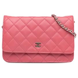 Chanel-Portefeuille classique en cuir d'agneau rose Chanel sur chaîne-Rose