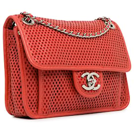 Chanel-Chanel Rojo Pequeña solapa Up In The Air de piel de becerro perforada-Roja