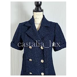 Chanel-Nouvelle collection de vestes en tweed avec boutons de la marque Airport Collection CC.-Multicolore