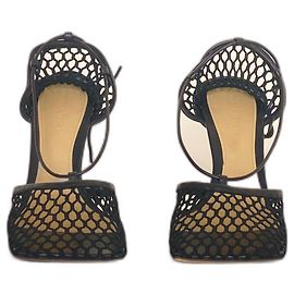 Bottega Veneta Stretch Pumps. Size 38 Black