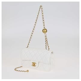 Chanel-Chanel – Neue, klassische Mini-Flap-Tasche in Weiß mit Steppung-Weiß