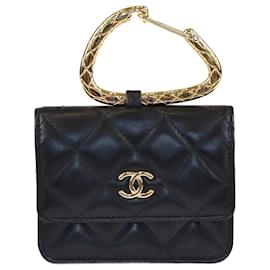 Chanel-Porta carte Chanel con patta e gancio gioiello trapuntato nero-Nero