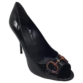 Autre Marque-Zapatos de tacón de charol con punta abierta y detalle de caballo de carey negro / marrón de Gucci-Negro