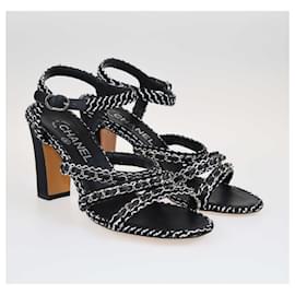 Chanel-Chanel Sandálias pretas com tira no tornozelo com detalhe de corrente-Preto